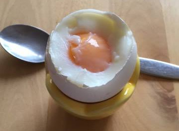 perfektes Frühstücksei (weich, mit Russel Hobbs Eierkocher)